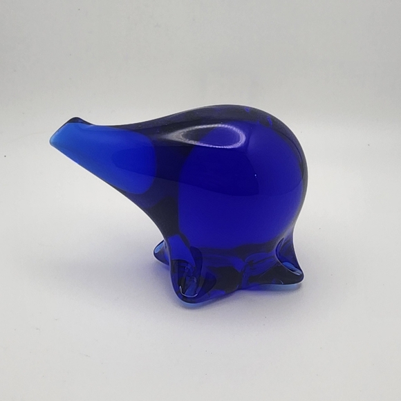 COBALT BLUE Art Glass POLAR BEAR FIGURINE PAPERWEIGHT VINTAGE - Picture 4 of 8